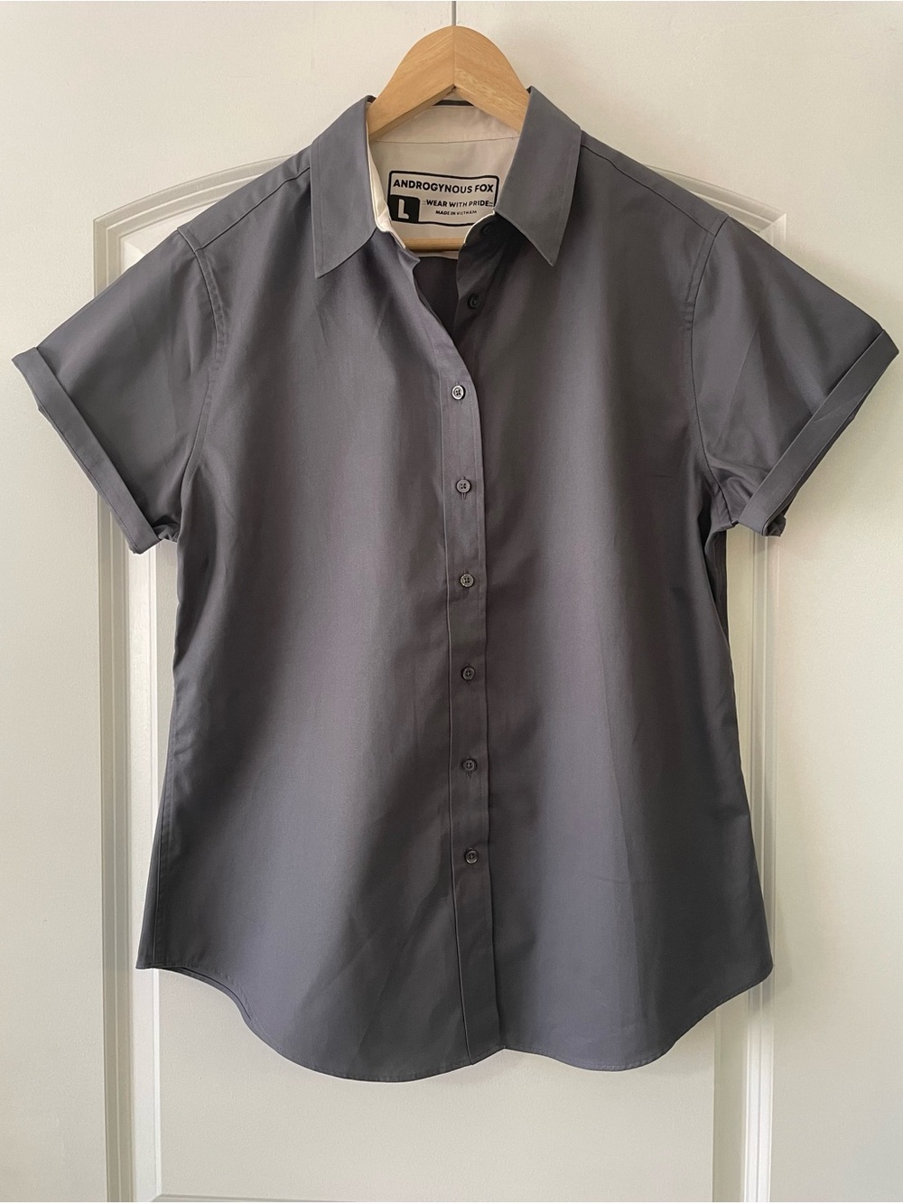 Androgynous Fox Short-Sleeve Button-Up Shirt - Gray Size L NWT
